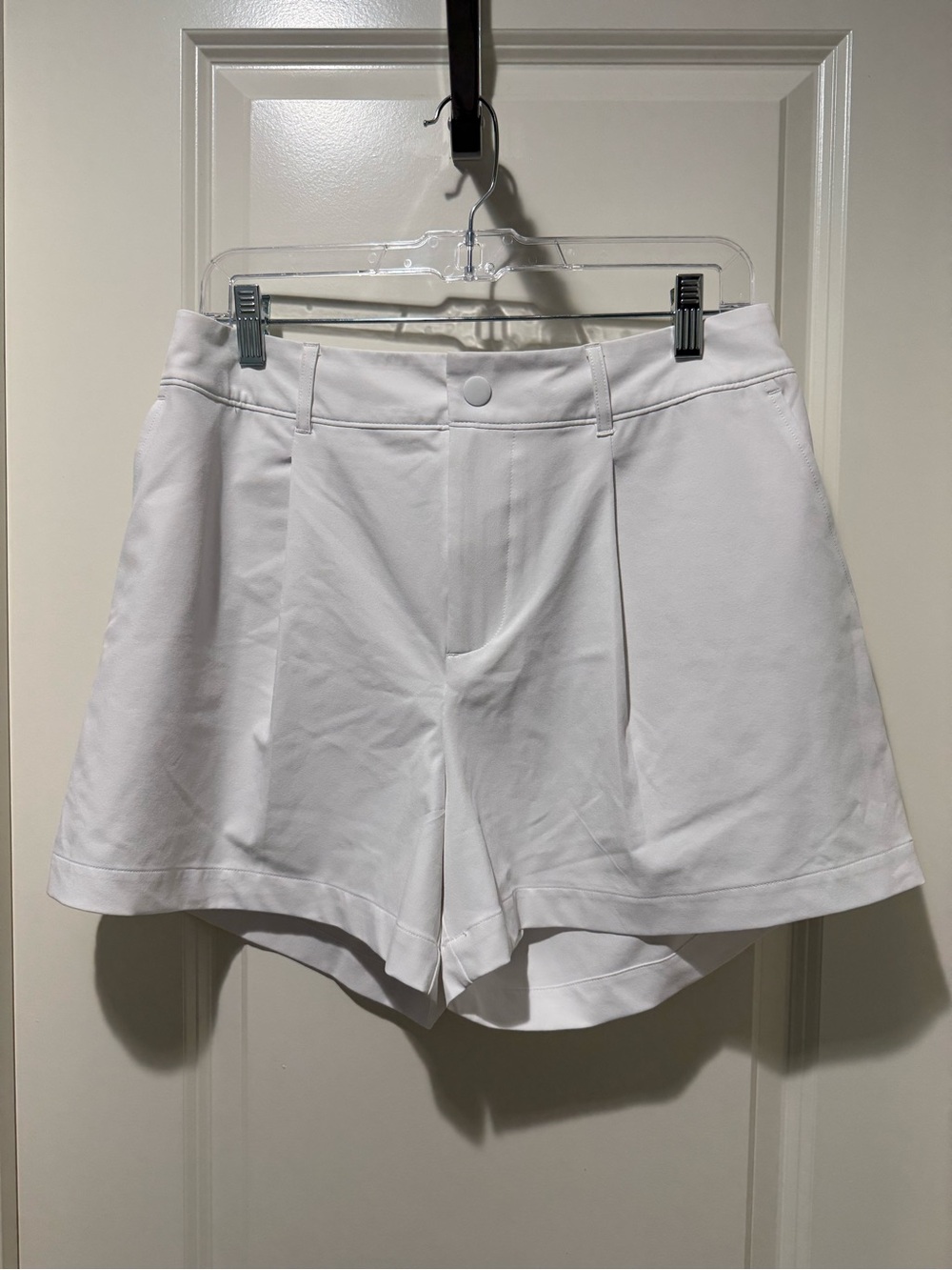 Women white Woven High-Rise Pleated Golf Shorts - All In Motion